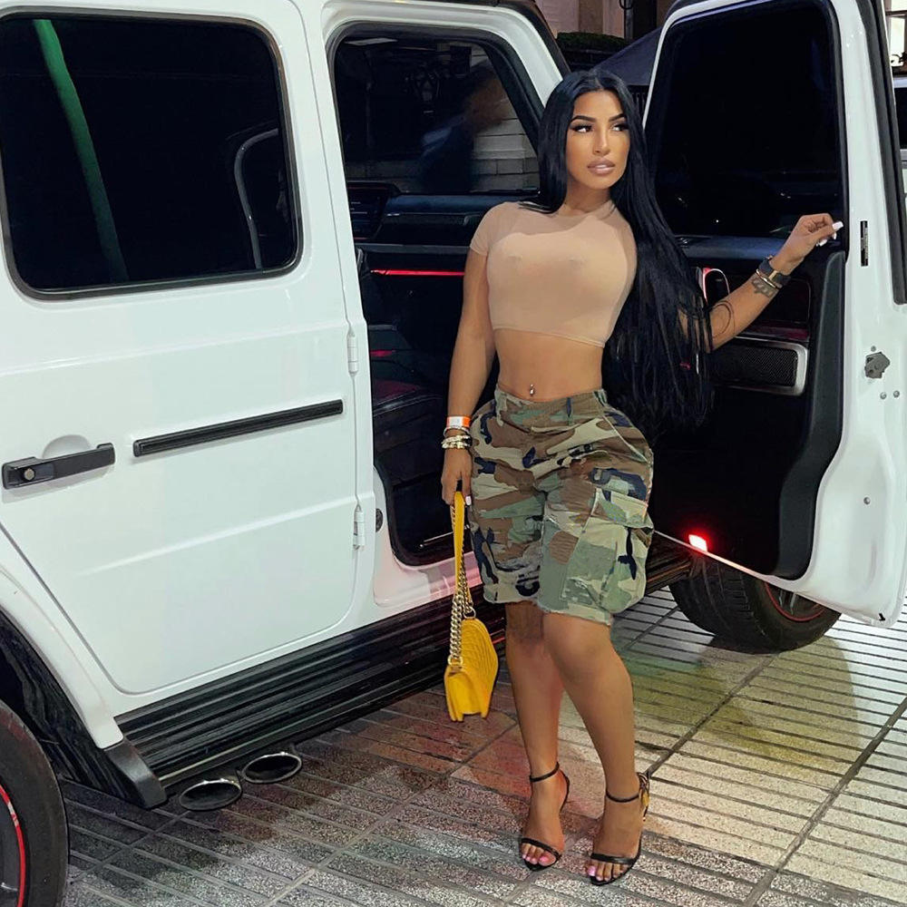 Wholesale Street Wear Multiple Pockets Knee-length Cotton Camo Cargo Shorts for Women - immagine 2