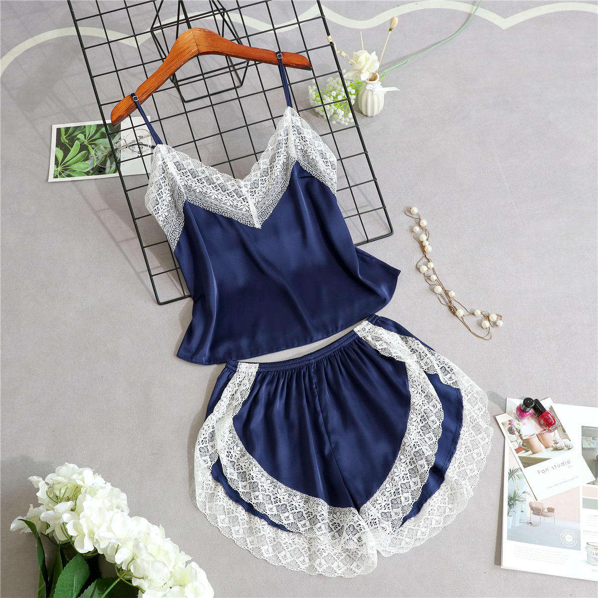 Sexy Lace Sleeveless V-Neck Satin Sling Vest Top and Shorts Sleepwear Nightwear Two Piece Pajama Sets for Women - Vaizdas 5