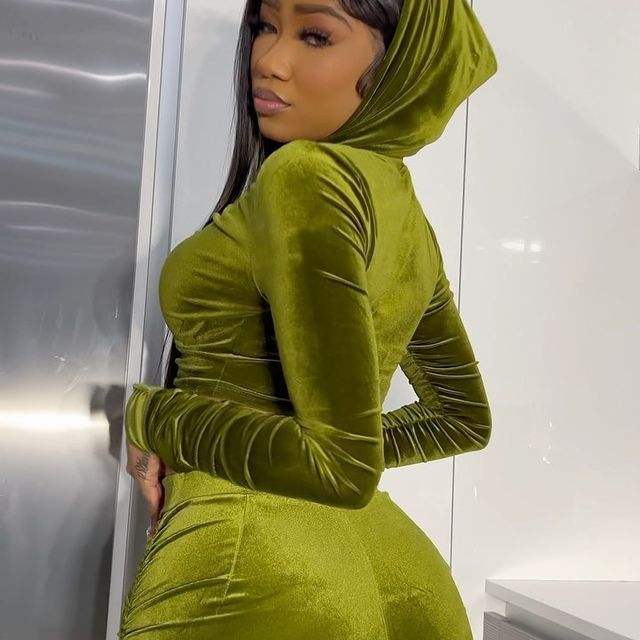 Wholesale Sexy Folds Sweatsuit Velour Lady Tracksuits Two Piece Crop Top Pants Set for Women - 이미지 5