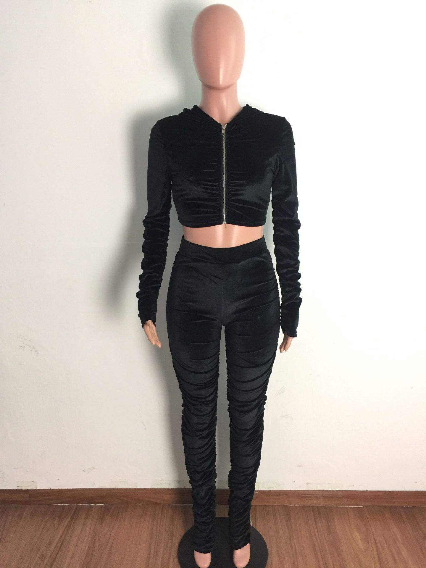 Wholesale Sexy Folds Sweatsuit Velour Lady Tracksuits Two Piece Crop Top Pants Set for Women - 이미지 6